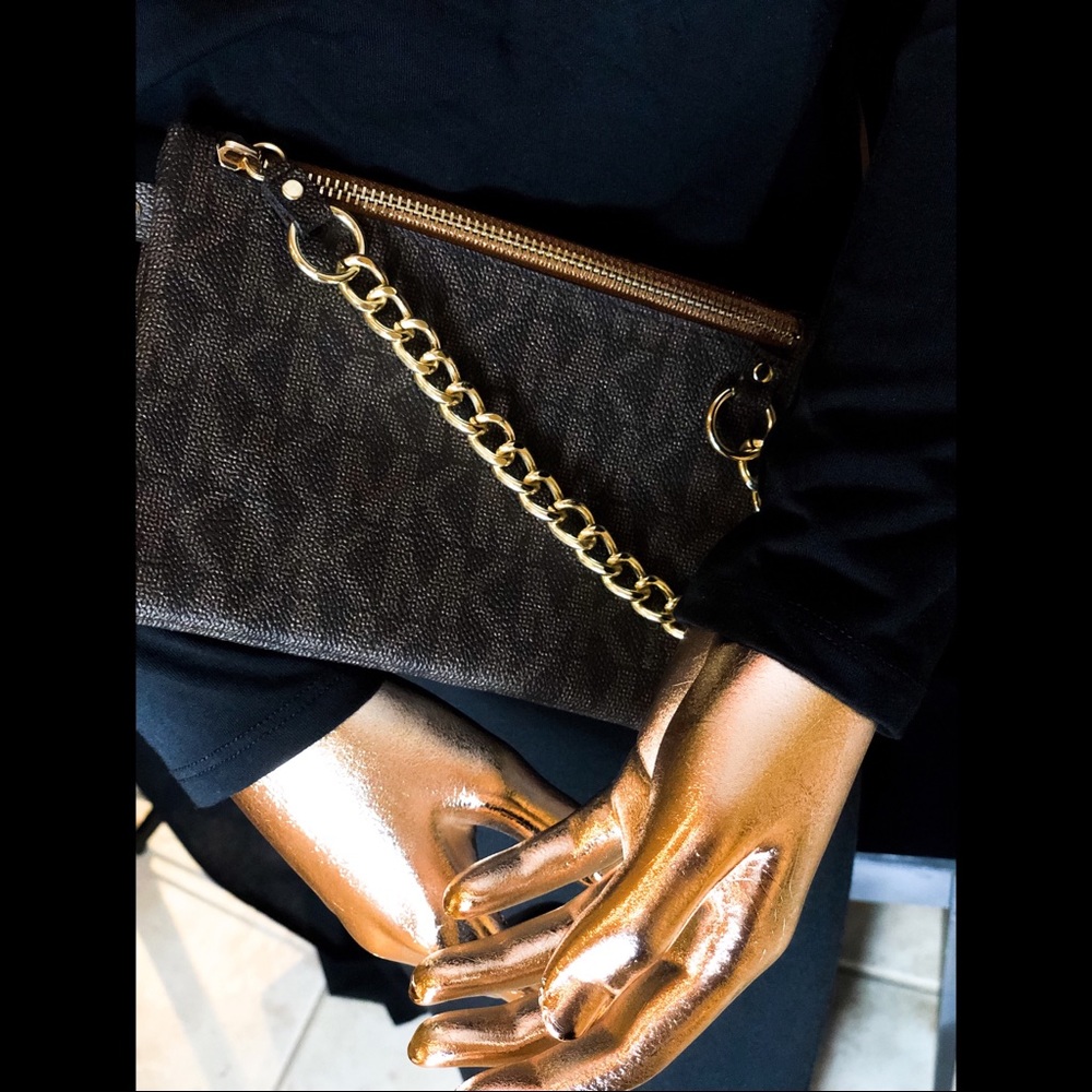 ⚡️Michael Kors belt bag w/chain detail - Picture 5 of 7